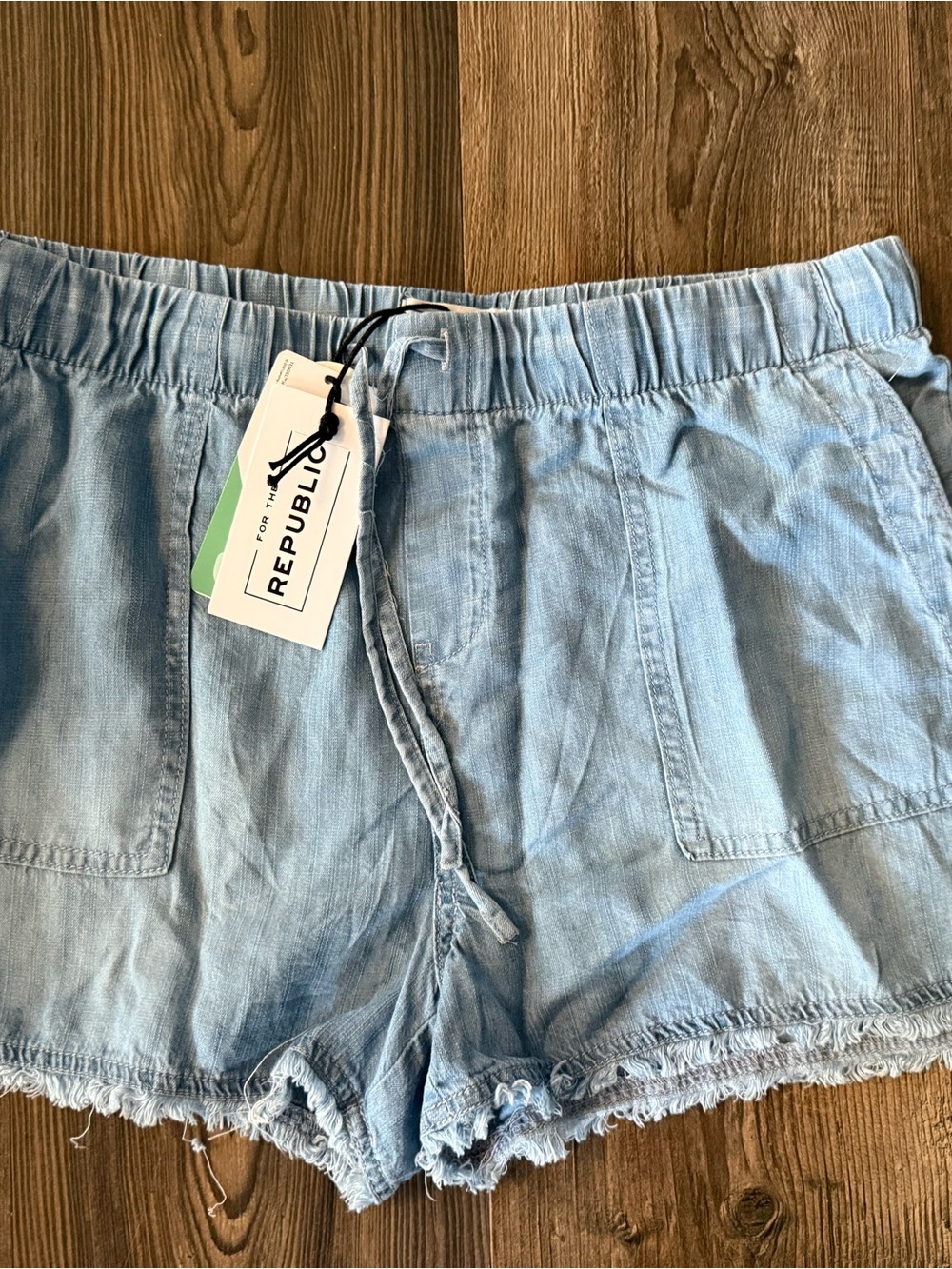 Republic Light Blue Chambray Women’s Drawstring Shorts NWT M